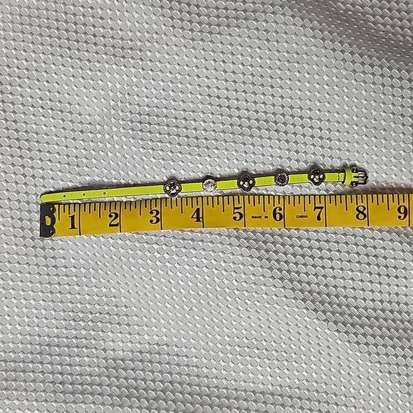 HENRI BENDEL NEON GREEN LEATHER & STUD BRACLET - Picture 6 of 8